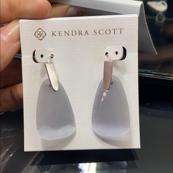 Kendra Scott Jewelry - BRAND NEW Kendra Scott Silver Drop Earrings -Rare!